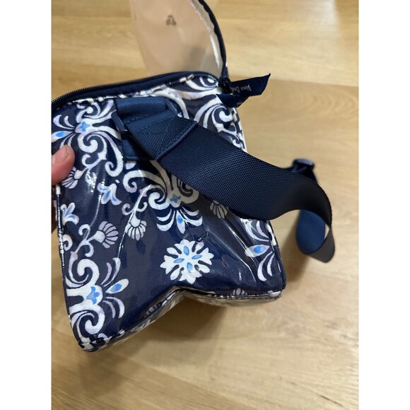 Vera Bradley lunch box - Picture 3 of 4